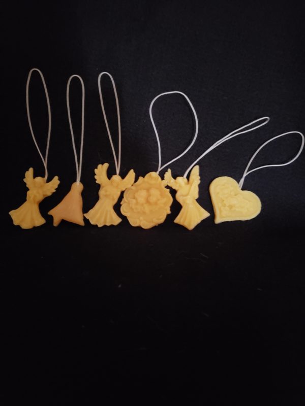 Ornaments: group of 6